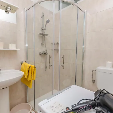 Goran Center Apartment