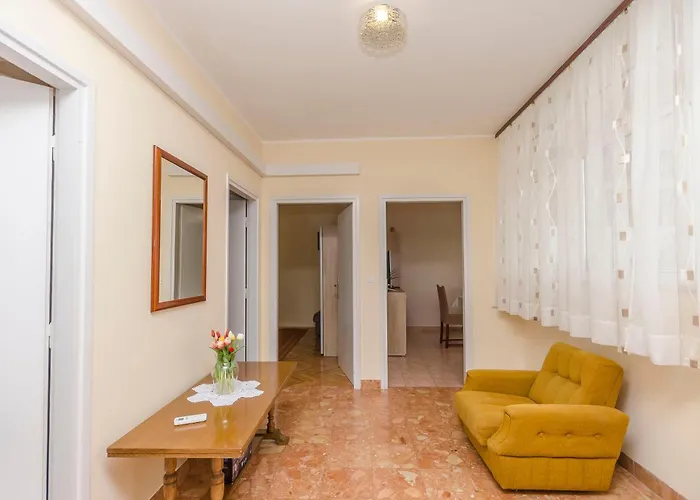 Goran Center Appartement *