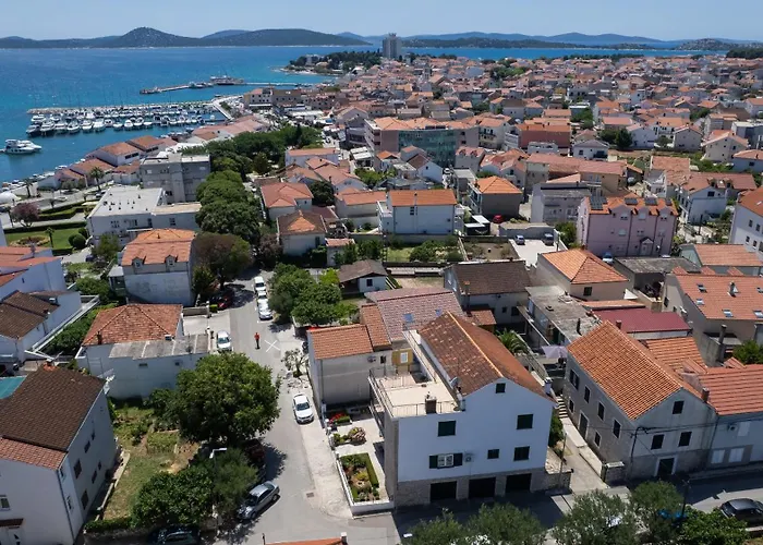 アパート Goran Center